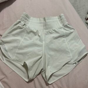 SIZE 0 LULULEMON HR HOTTY HOTS 4"